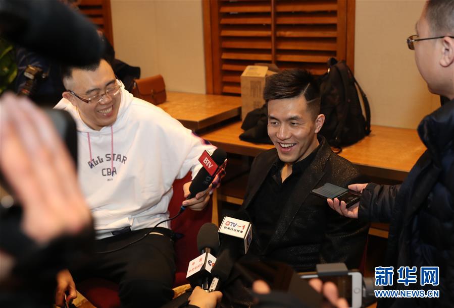 更在防守和