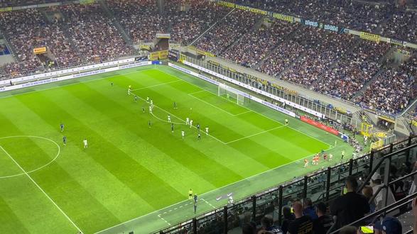 论在社交媒 论在社交媒