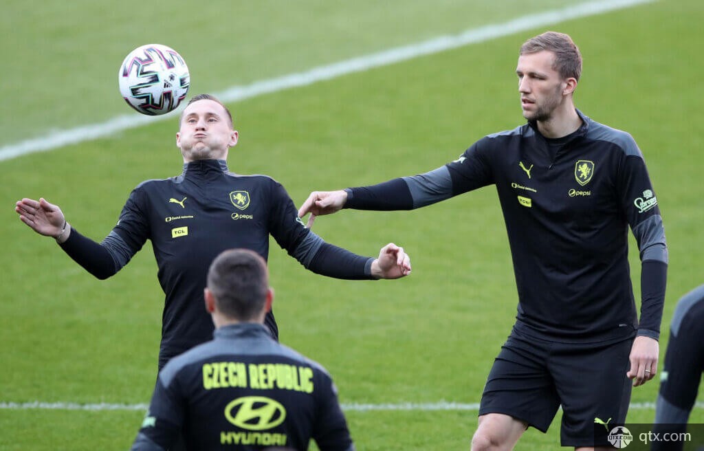 正是在克洛 正是在克洛